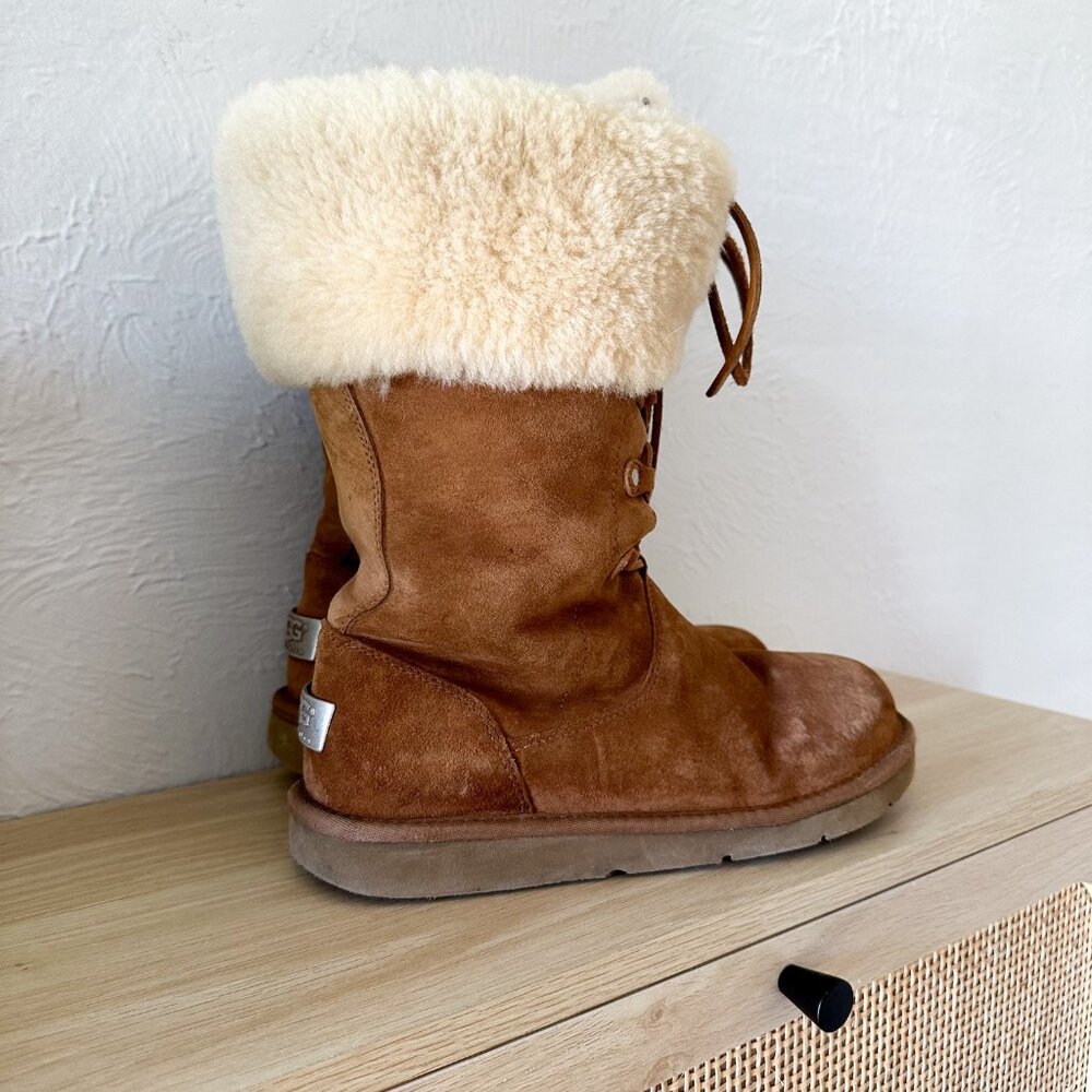 UGG | Australia Montclair Cuffed‎ Suede Sheepskin Lace-Up Boots in Chestnut - Picture 4 of 10